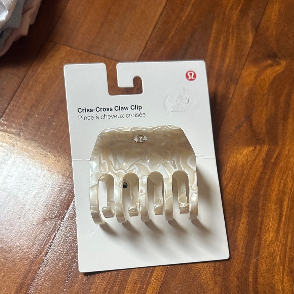 Lululemon Athletica Ivory Criss-Cross Hair Clip